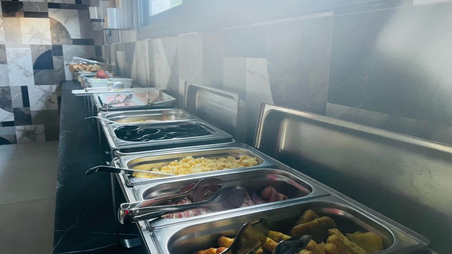Offers Breakfast